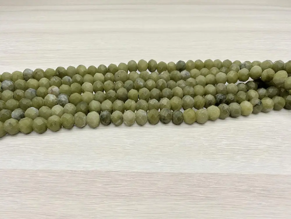 Peridot - 6x4 mm - Perles a facettes - Fil de 39 cm Les Précieuses Perles