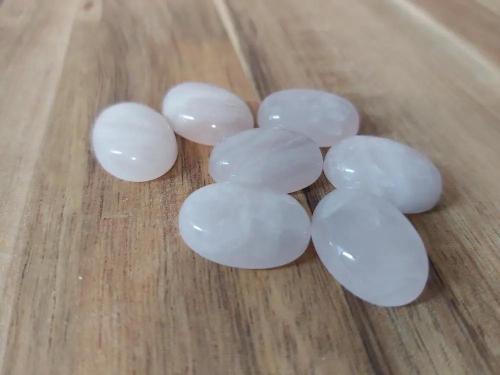 Quartz rose - Cabochon ovale 18 x 13 x 5 mm Les Précieuses Perles