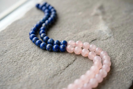 Association lapis lazuli et quartz rose en lithothérapie