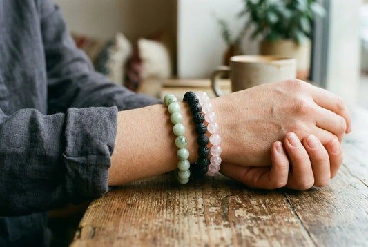 Peut-on porter plusieurs bracelets de pierres en même temps ?