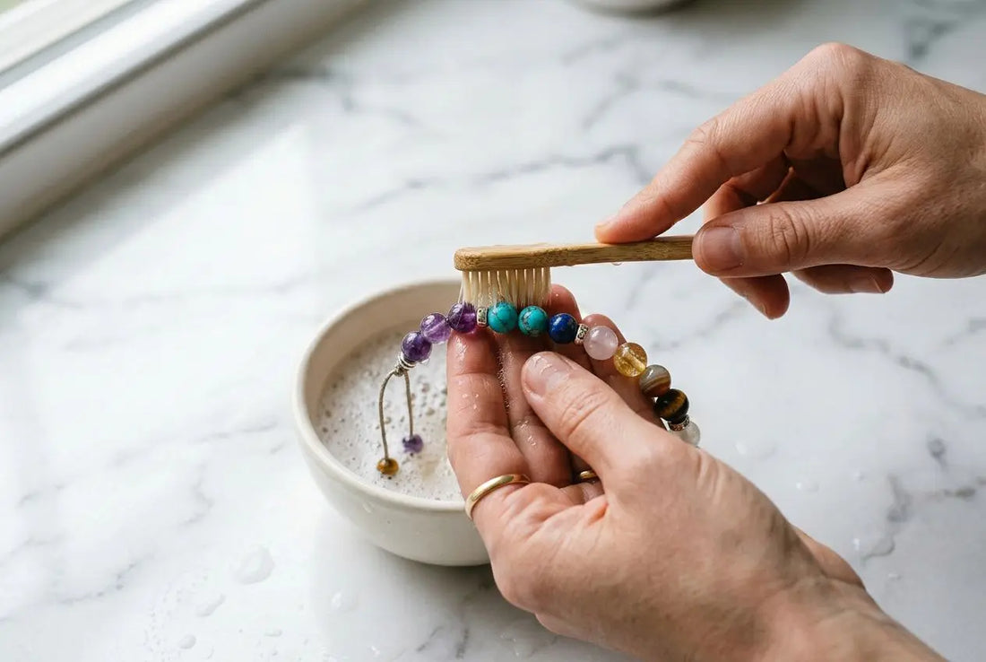 Entretien pierre naturelle bijoux : nettoyer et entretenir vos pierres