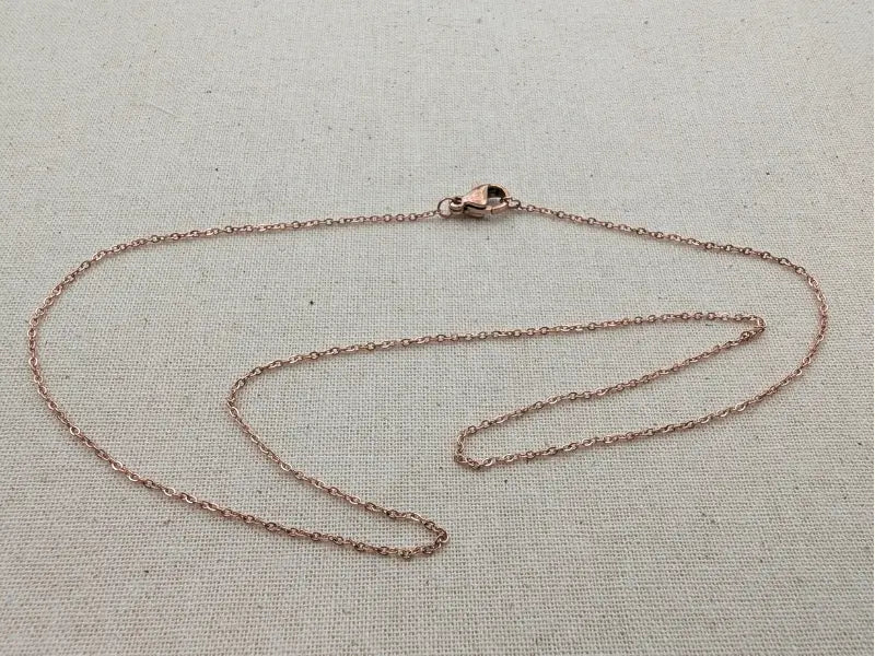 Chaîne acier inoxydable 304 or rose – 45 cm – Maille 1,2 x 3,5 mm – Lot de 5 Les Précieuses Perles