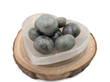 Labradorite grade A  - Madagascar - Pierre roulée