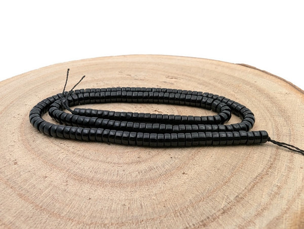 Onyx noir - Perles Heishi 4,5 x 2,5 mm - Fil de 38 cm