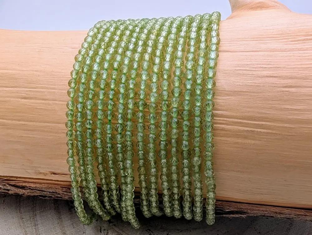 Péridot Grade A - 2 mm - Perles à facettes - fil de 40 cm Les Précieuses Perles