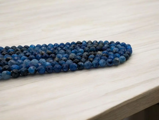 Kyanite - Cyanite - 3 mm - Perles à facettes - Fil de 39 cm Les Précieuses Perles