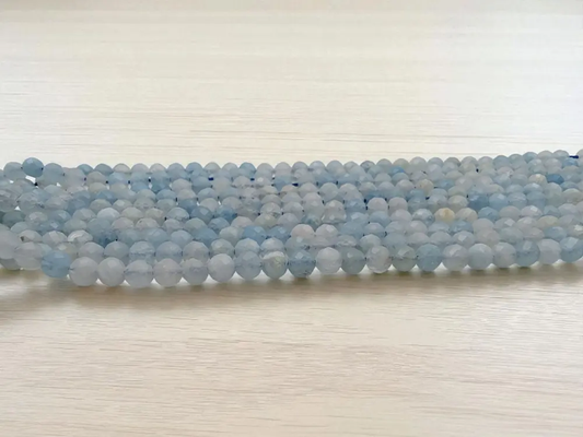 Aigue marine - 4 mm - Perles à facettes - Fil de 38 cm Les Précieuses Perles