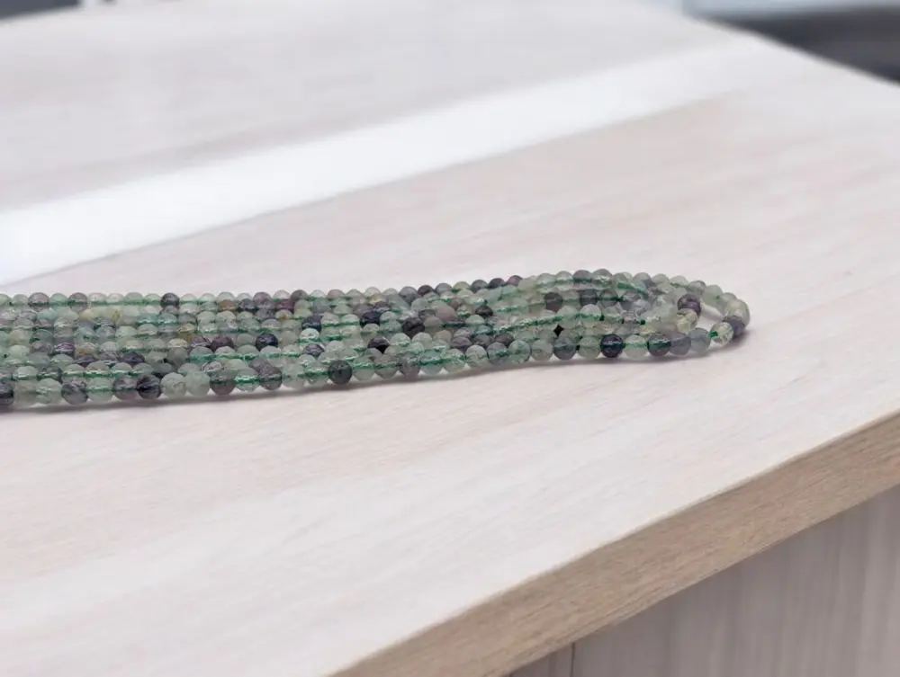 Fluorite - 2 mm - Perles à facettes - Fil de 38 cm Les Précieuses Perles