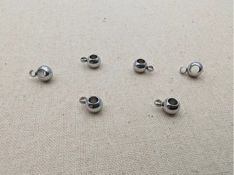Bélière boule 6 mm – Acier inoxydable 304 – Trou 1,5 mm- Lot de 10 ou 20 Les Précieuses Perles
