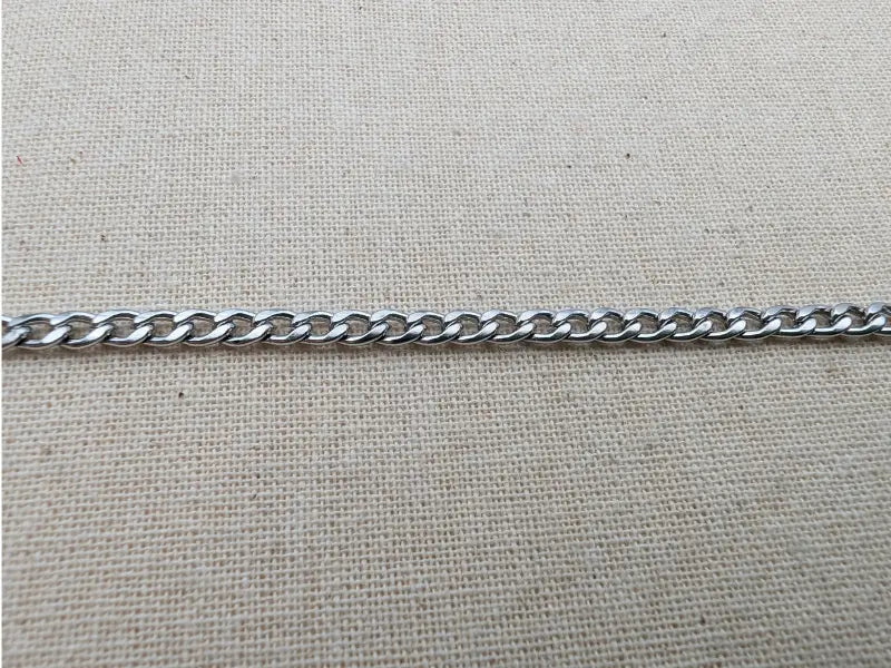Chaîne acier inoxydable 304 maille 5 x 3 x 0,8 mm – Vendue au mètre Les Précieuses Perles