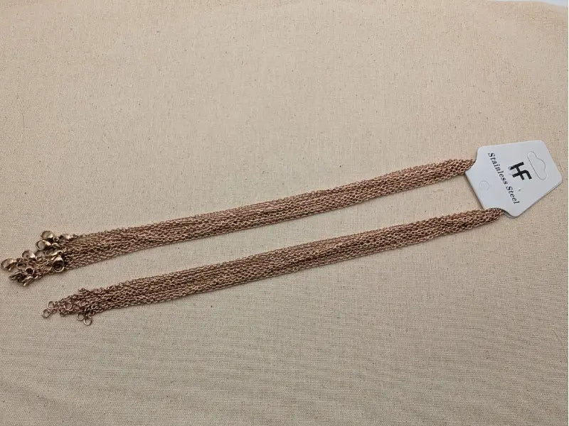 Chaîne acier inoxydable 304 or rose – 45 cm – Maille 2,5 x 2 x 0,4 mm – Lot de 10 Les Précieuses Perles