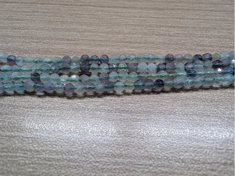 Fluorite - 2 mm - Perles à facettes - Fil de 38 cm Les Précieuses Perles