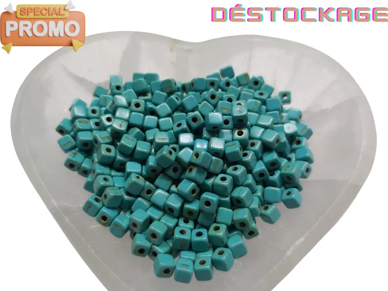 Turquoise synthétique - Cubes de 4 mm - 80 Perles Les Précieuses Perles