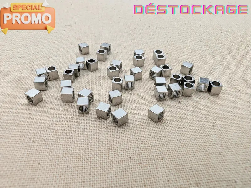 Perles cube 3 mm – Acier inoxydable 201 – Trou 2 mm – Lot de 25 ou 50 Les Précieuses Perles