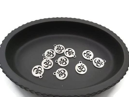 Breloque Aum - Ohm - Om Inox - Lot de 5/10 Les Précieuses Perles