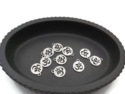 Breloque Aum - Ohm - Om Inox - Lot de 5/10 Les Précieuses Perles