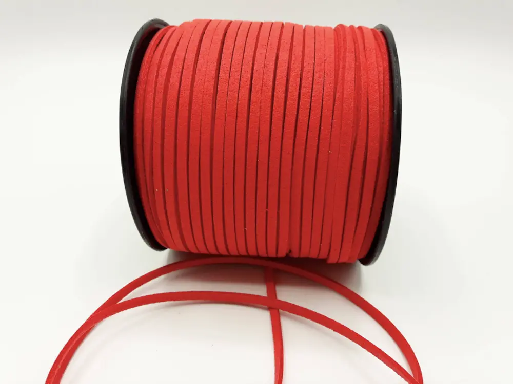 Cordon suédine Rouge Corail de 1,4 mm Les Précieuses Perles