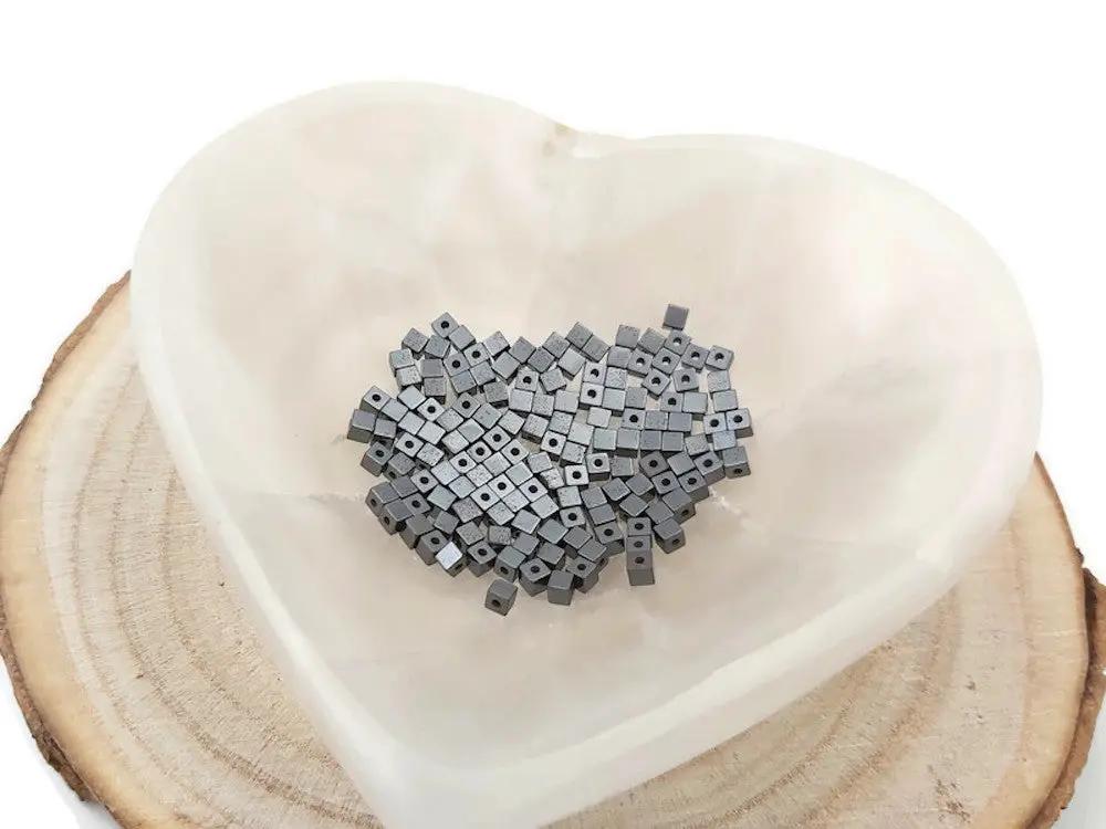 Hématite synthétique - Cubes de 3 mm - 120 Perles Les Précieuses Perles