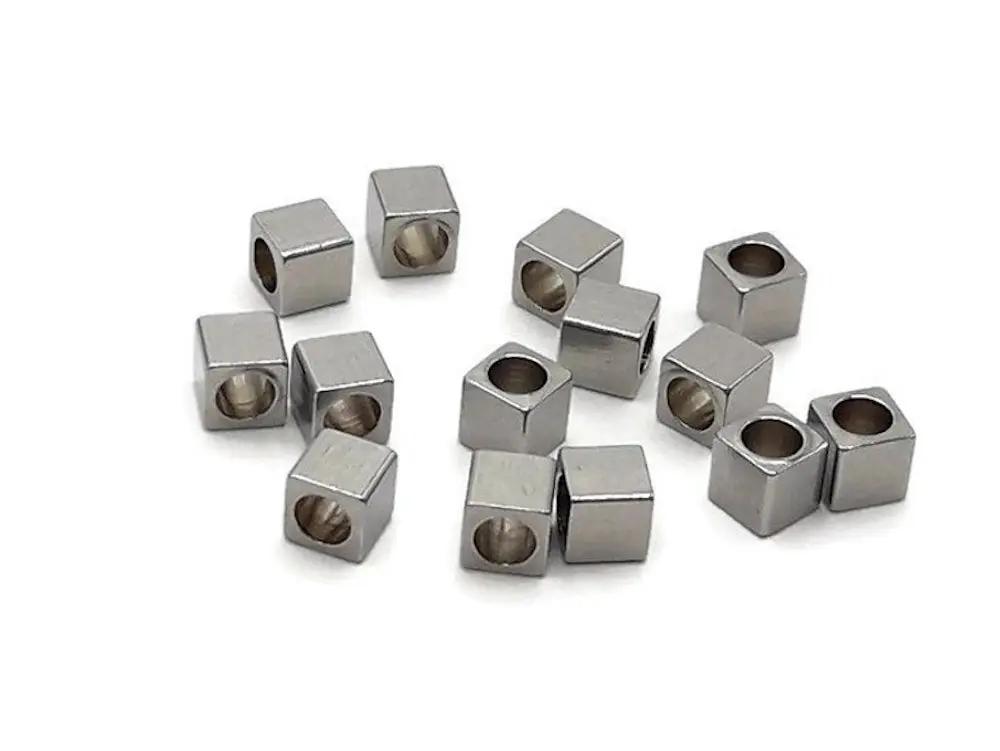 Perles cubes 3 mm inox - Lot de 25/50 Les Précieuses Perles