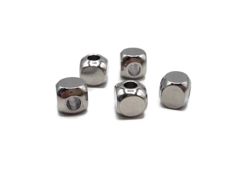 Perles cubes de 6 mm inox - Lot de 20 Les Précieuses Perles