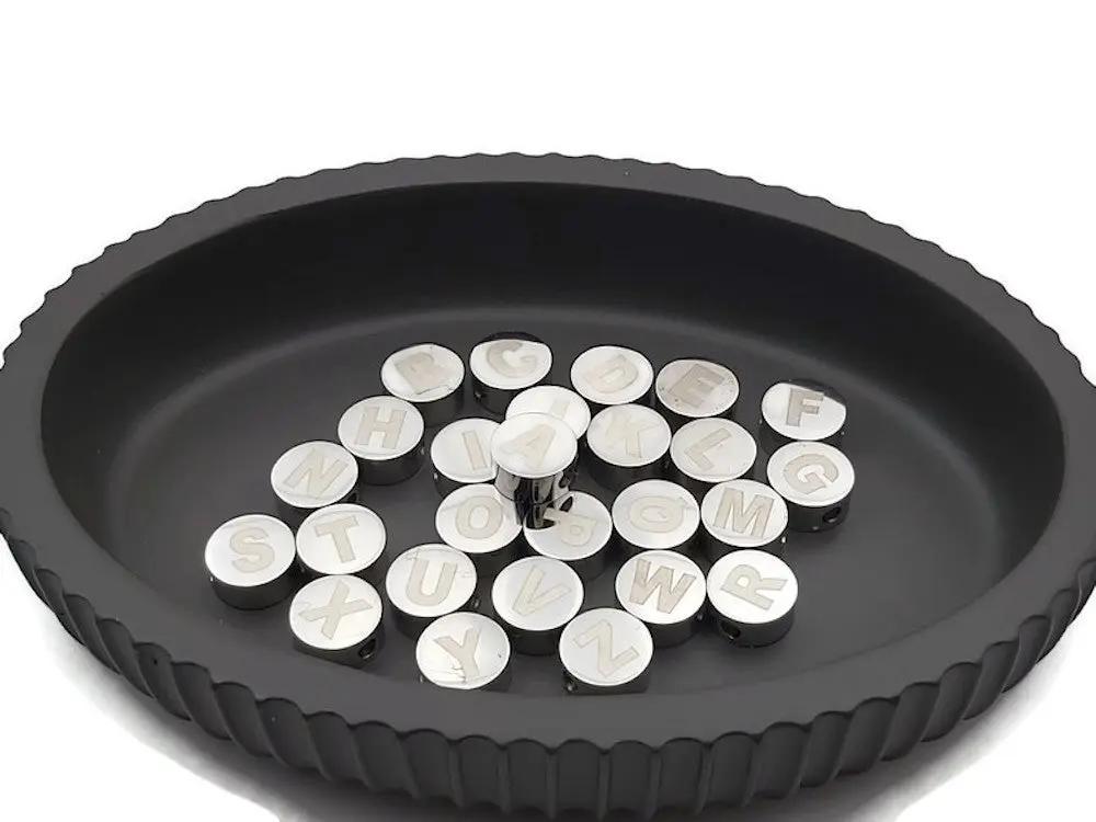 Perle lettre alphabet gravée de A à Z en inox Les Précieuses Perles